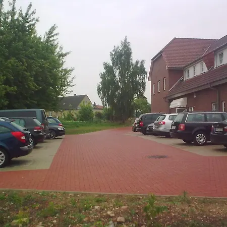 Landpension Strenz - Monteurunterkunft ホテル