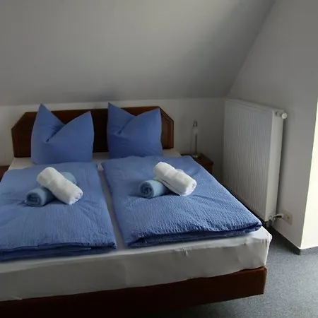 ホテル Landpension Strenz - Monteurunterkunft Lüssow