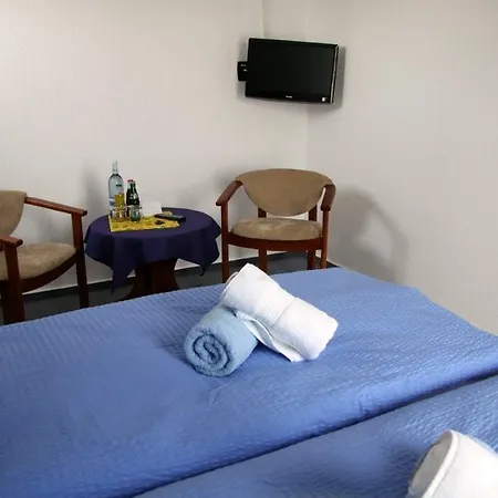 Landpension Strenz - Monteurunterkunft 2* Lüssow